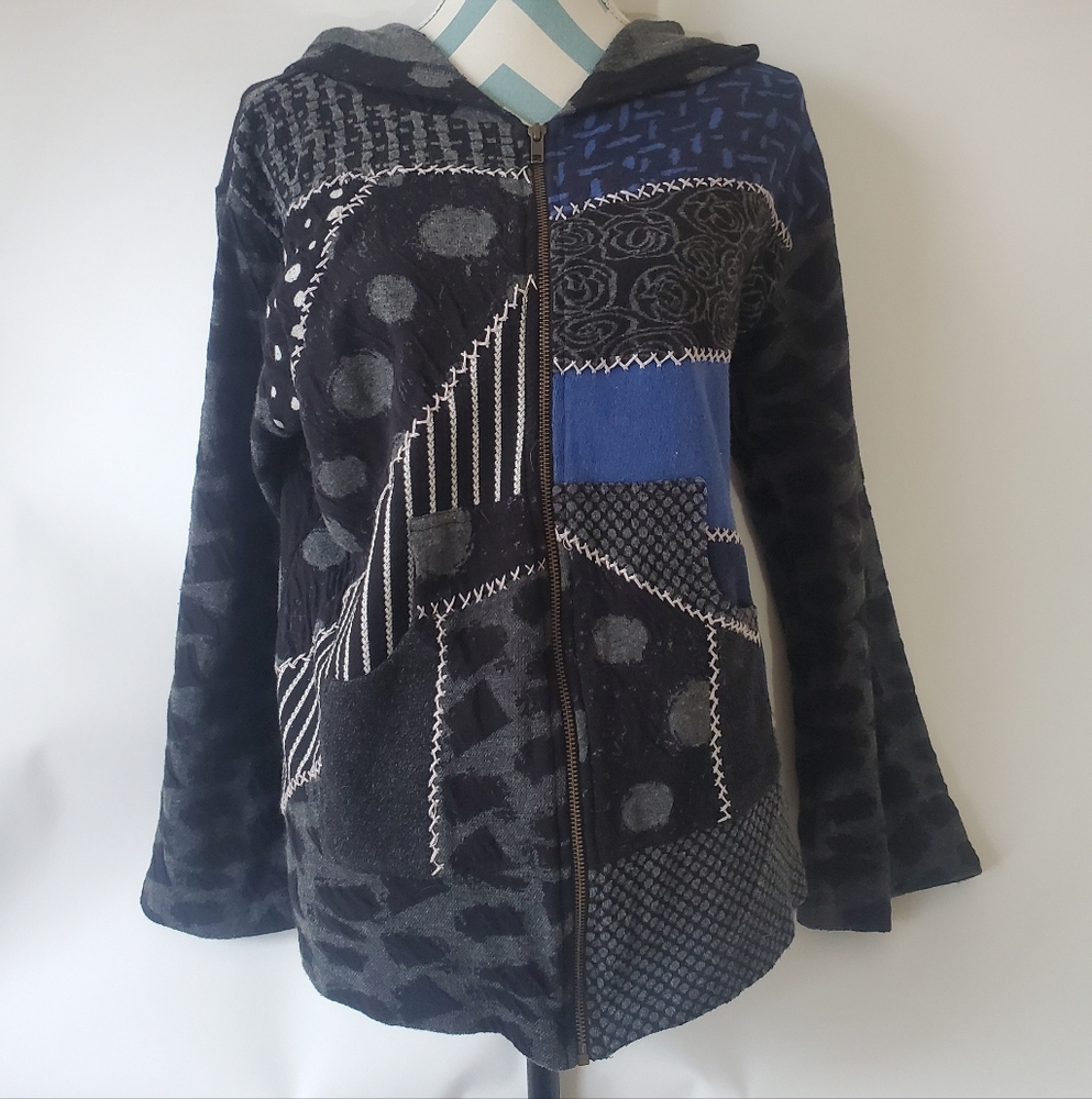 Avanti Multicolred Knit Fabric hoodie, Size Large